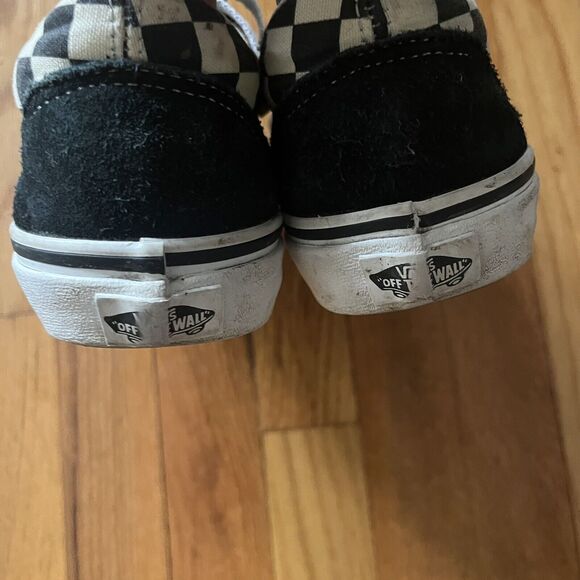 VANS WOMEN'S CLASSIC TENNIS SHOES BLACK WHITE CHECKERS SIZE 7 - Picture 2 of 12